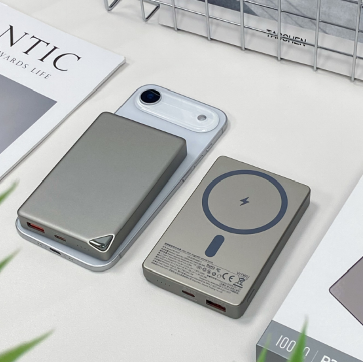 WiWU 超薄系列移动电源Wi-P020(10000mAh)